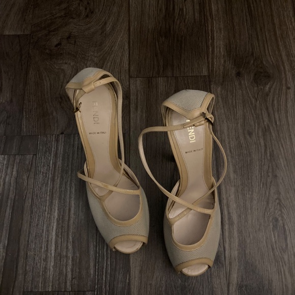 Authentic Fendi monogram heels size 39.5 - Picture 5 of 6